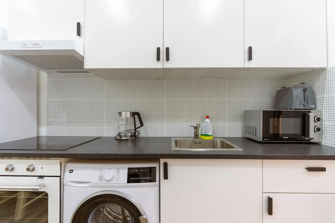 Stylish 2-Bedroom Apartment In Central Budapest