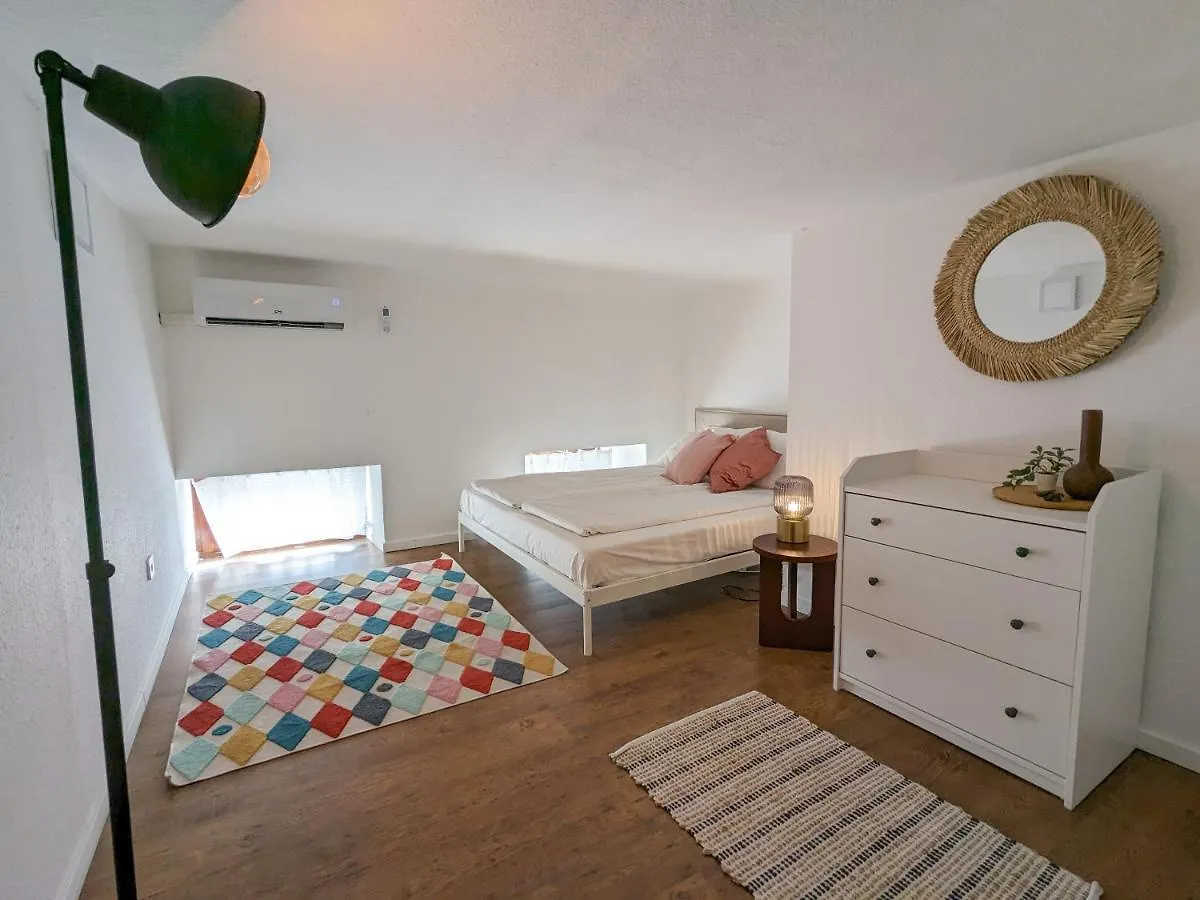 Stylish 2-Bedroom Apartment In Central Budapest Hungary