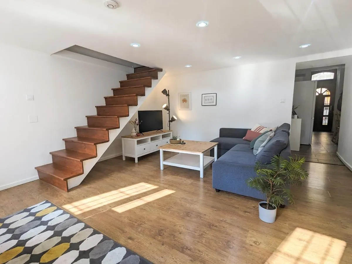 Stylish 2-Bedroom Apartment In Central Budapest