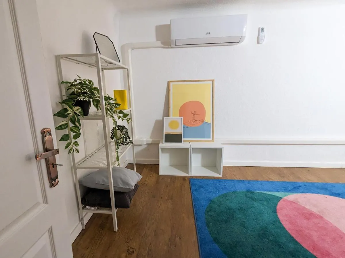 Stylish 2-Bedroom Apartment In Central Budapest 0*,
